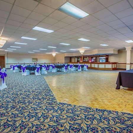 Days Inn By Wyndham Sudbury & Conference Centre Εξωτερικό φωτογραφία