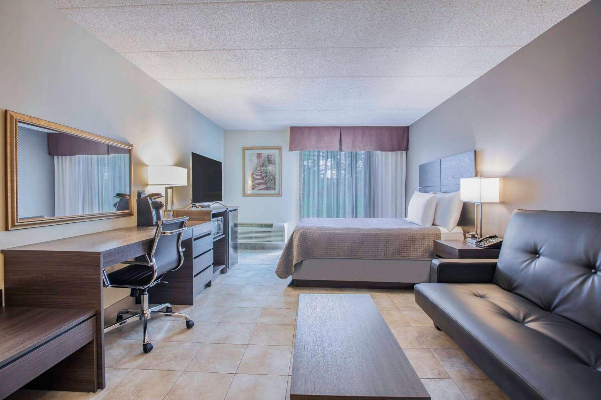 Days Inn By Wyndham Sudbury & Conference Centre Εξωτερικό φωτογραφία