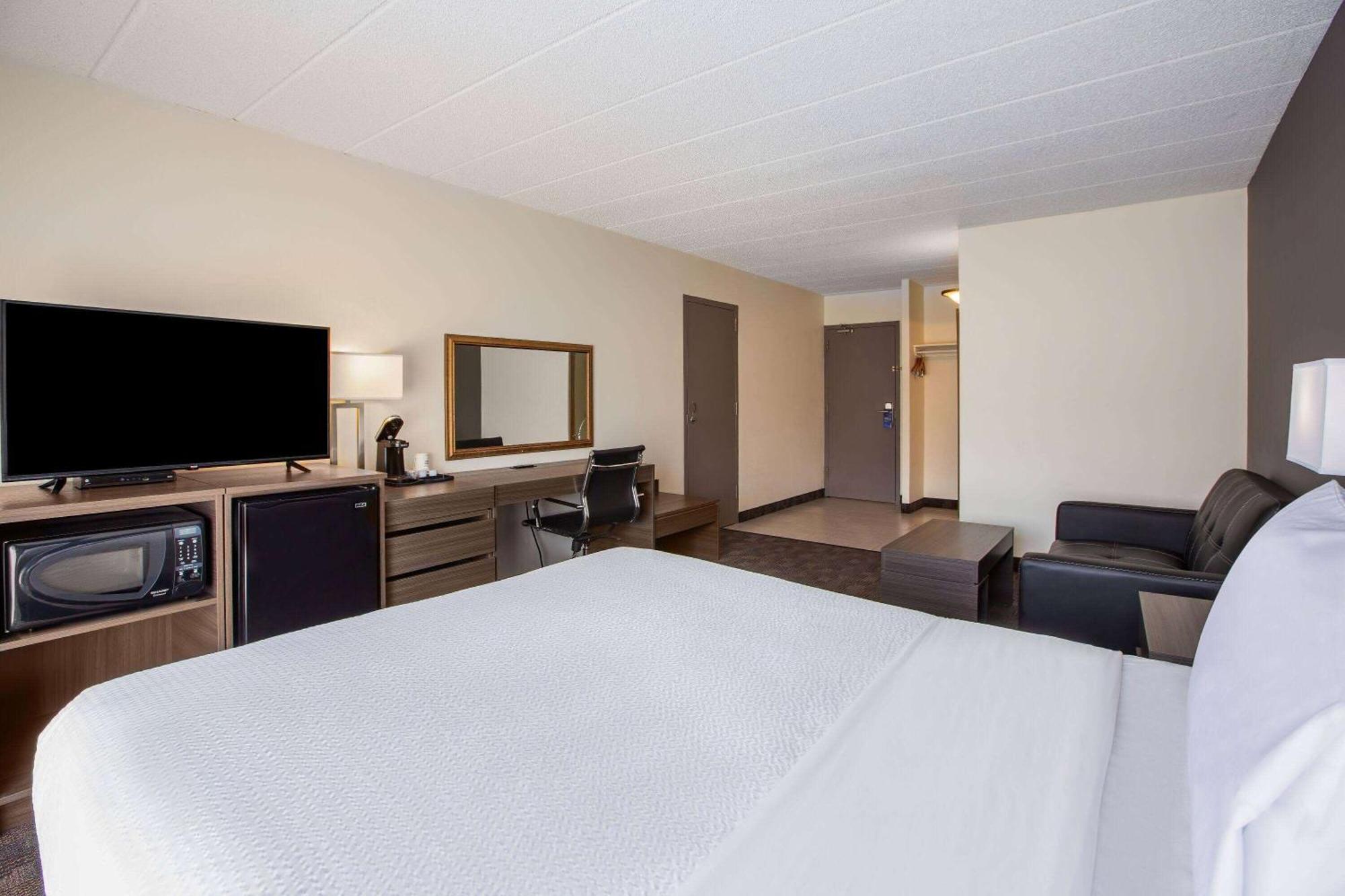 Days Inn By Wyndham Sudbury & Conference Centre Εξωτερικό φωτογραφία