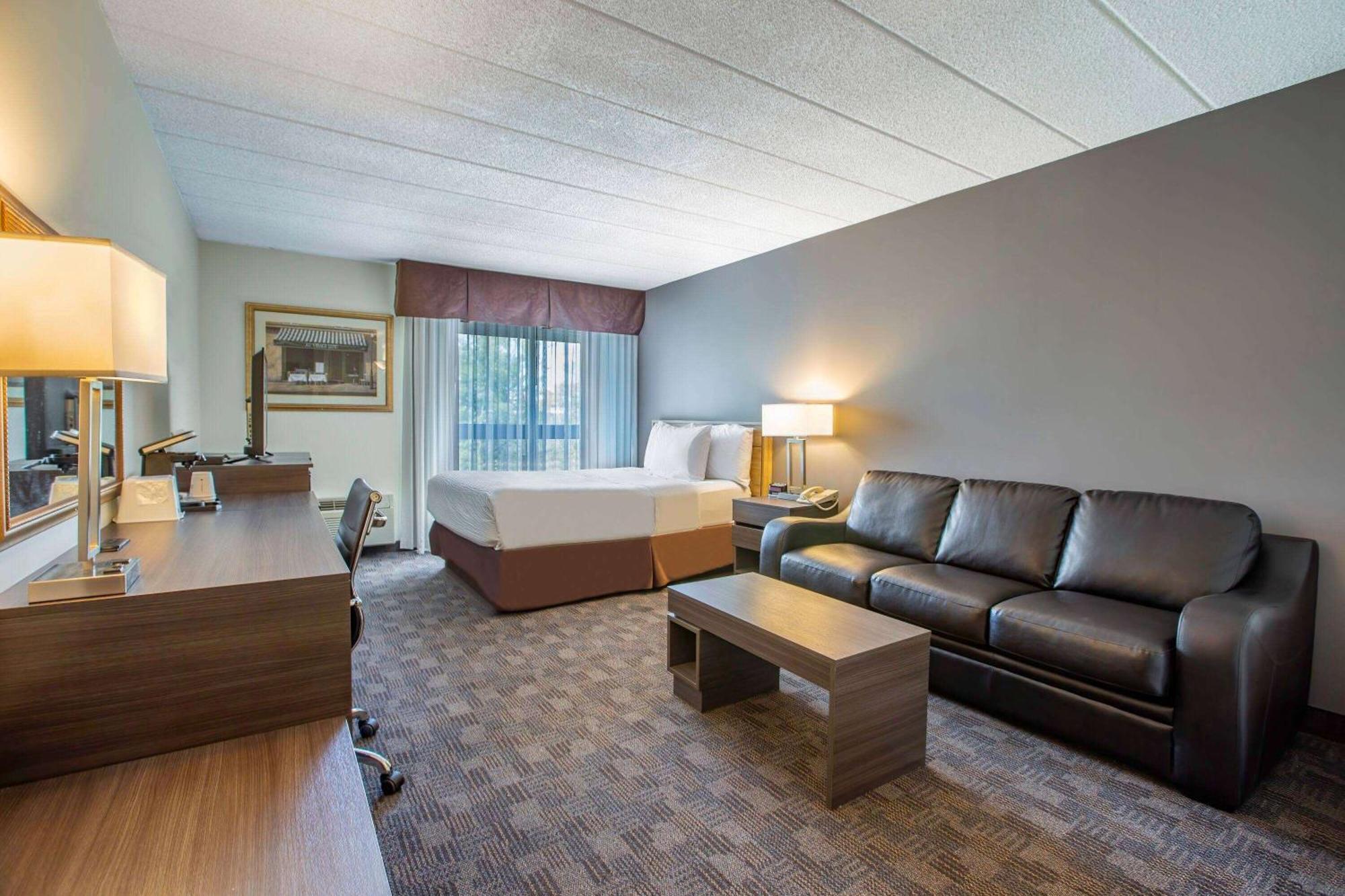 Days Inn By Wyndham Sudbury & Conference Centre Εξωτερικό φωτογραφία