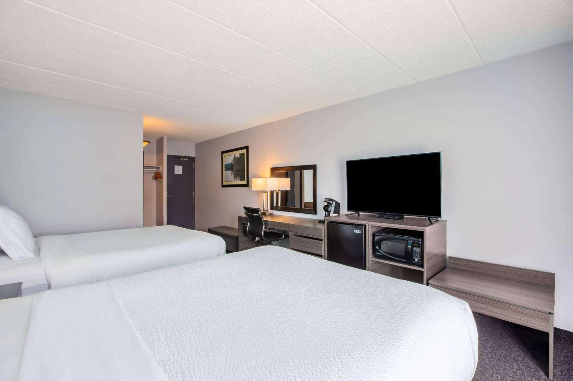 Days Inn By Wyndham Sudbury & Conference Centre Εξωτερικό φωτογραφία