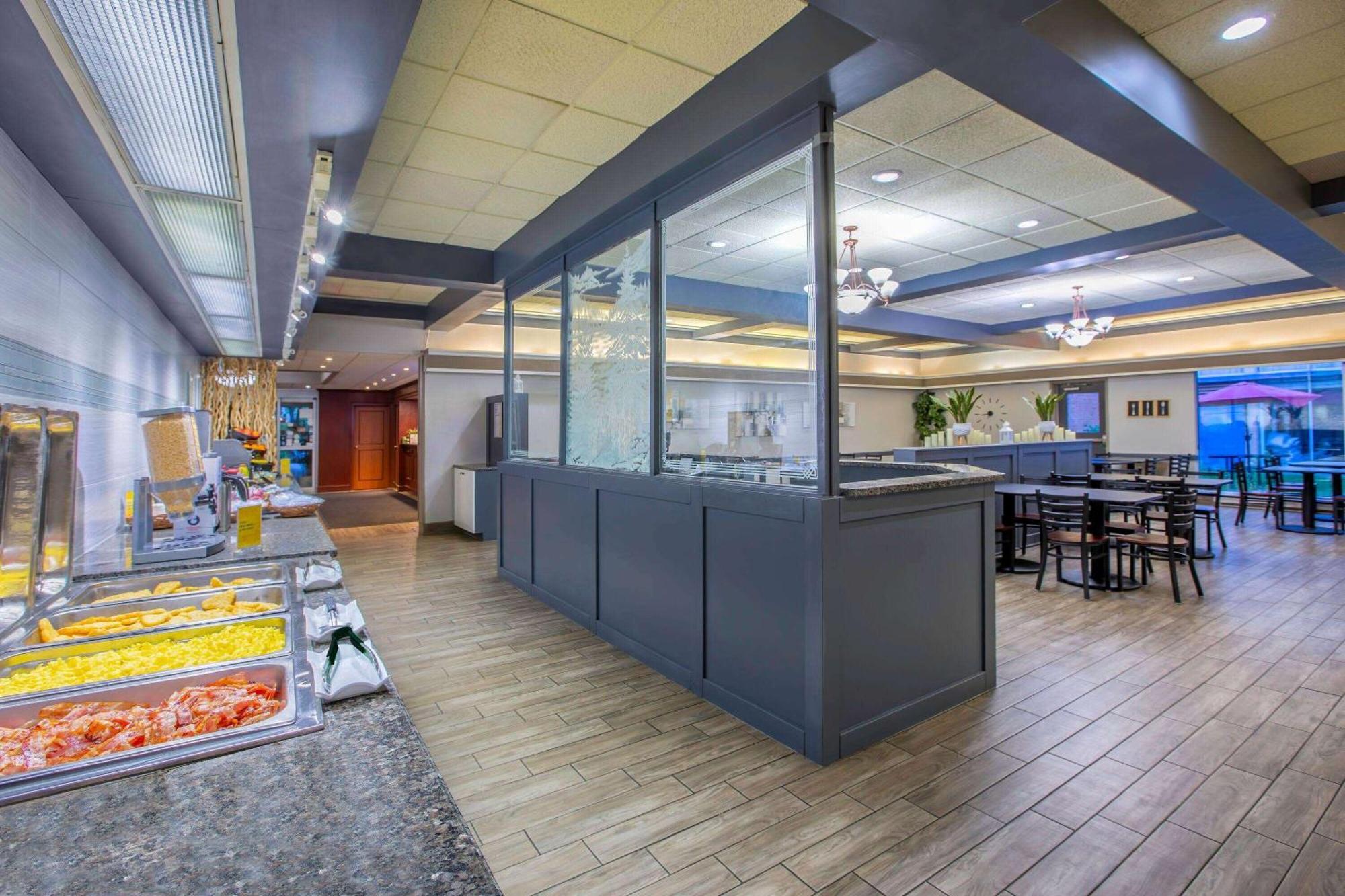 Days Inn By Wyndham Sudbury & Conference Centre Εξωτερικό φωτογραφία